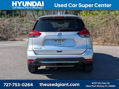 Used 2020 Nissan Rogue S image 4