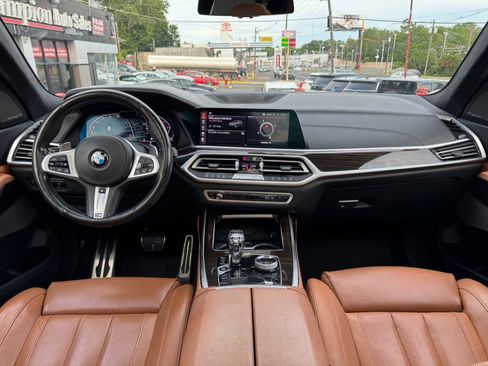 Used 2019 BMW X7 xDrive50i w/ M Sport Package AWD/4WD image 49