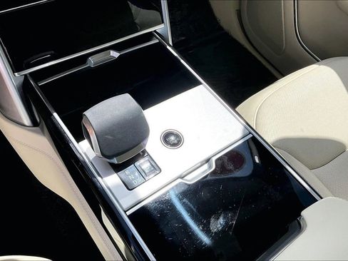 Used 2025 Land Rover Range Rover Long Wheelbase SE image 28