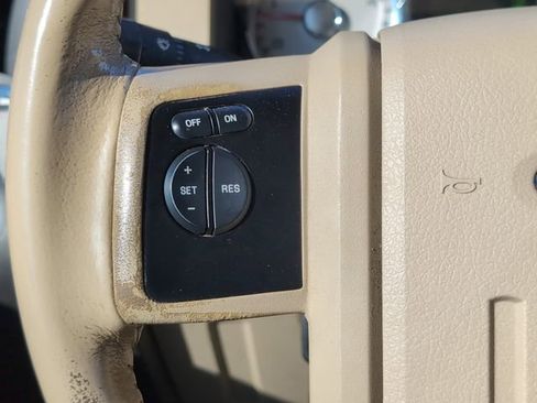 Used 2010 Ford F250 Lariat image 25