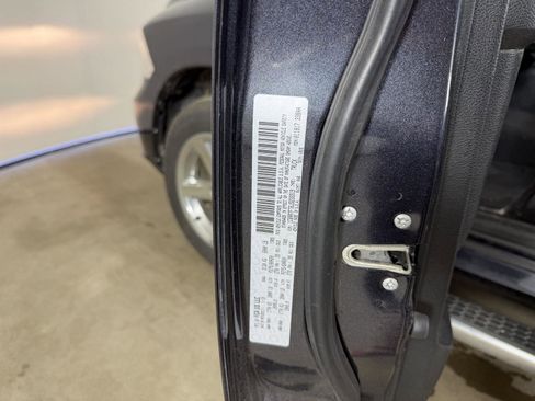 Used 2018 RAM 1500 Express w/ Express Value Package AWD/4WD image 26