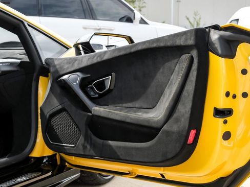 Used 2018 Lamborghini Huracan Performante image 37