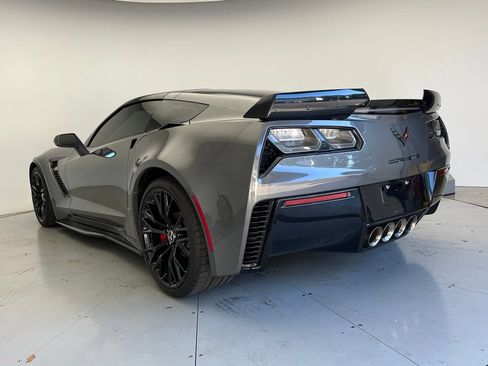 Used 2015 Chevrolet Corvette Z06 w/ 3LZ Preferred Equipment Group RWD image 4