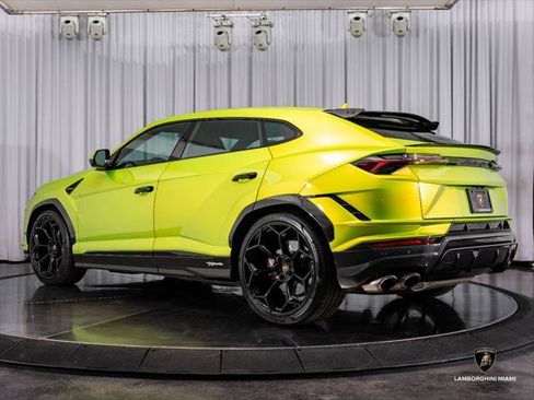 Used 2024 Lamborghini Urus Performante AWD/4WD image 12