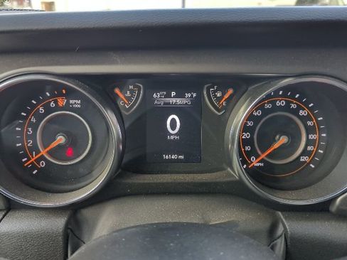 Used 2023 Jeep Gladiator Sport AWD/4WD image 14