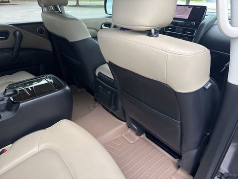 Used 2023 INFINITI QX80 Premium Select AWD/4WD image 18