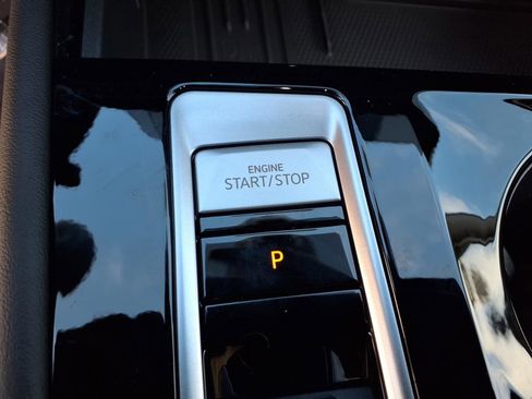 New 2026 Volkswagen Atlas SE image 27