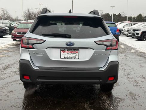 Used 2025 Subaru Outback Premium w/ Popular Package #1A image 5