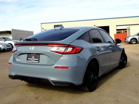 Used 2024 Honda Civic Sport image 2