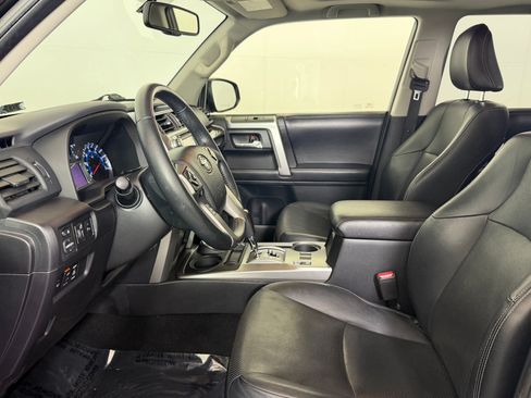 Used 2016 Toyota 4Runner Limited AWD/4WD image 5
