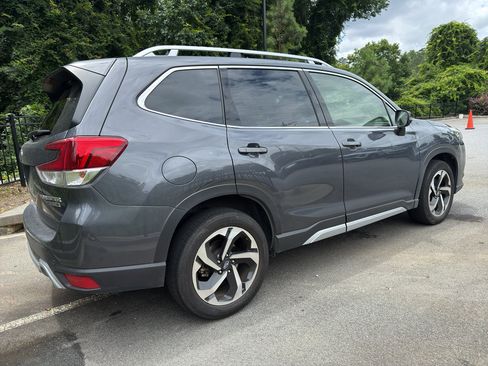 Used 2023 Subaru Forester Touring AWD/4WD image 3