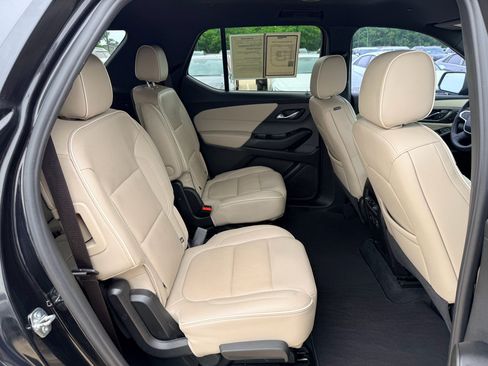 Used 2023 Chevrolet Traverse Premier AWD/4WD image 29