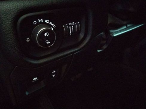 Used 2025 RAM 1500 Laramie image 28