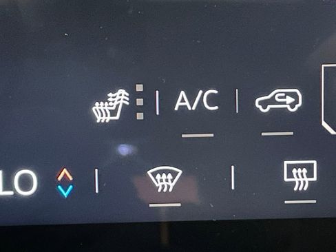 Used 2025 GMC Yukon XL Denali image 38