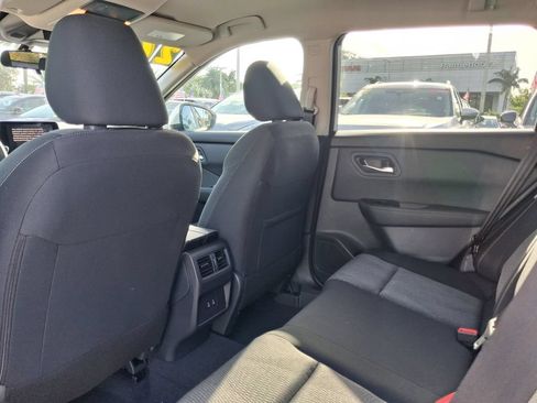Used 2026 Nissan Rogue SV FWD image 8