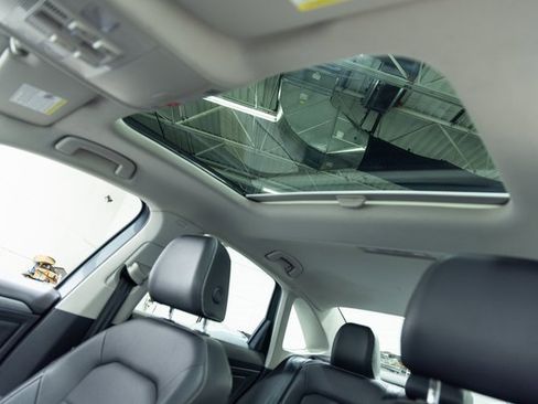 Used 2024 Volkswagen Jetta SE image 13