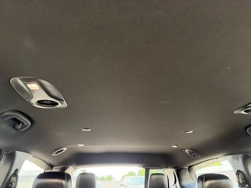 Used 2025 Chrysler Pacifica Select FWD image 24