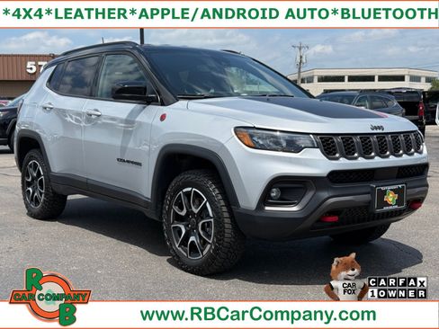 Used 2025 Jeep Compass Trailhawk AWD/4WD image 1