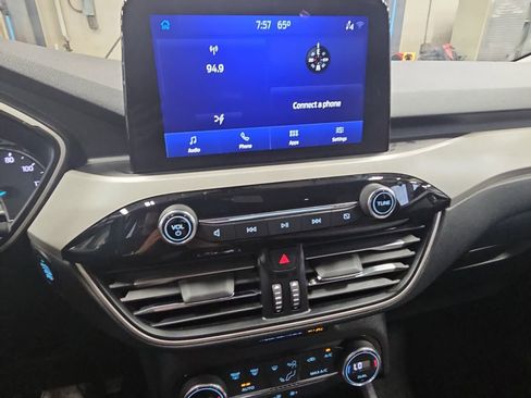 Used 2021 Ford Escape SE FWD image 19