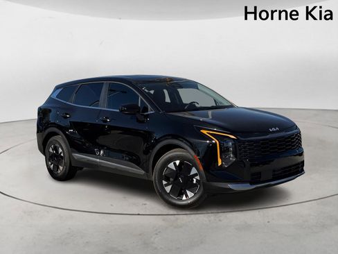 New 2026 Kia Sportage LX image 2