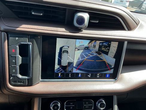 Used 2022 GMC Yukon XL Denali RWD image 25