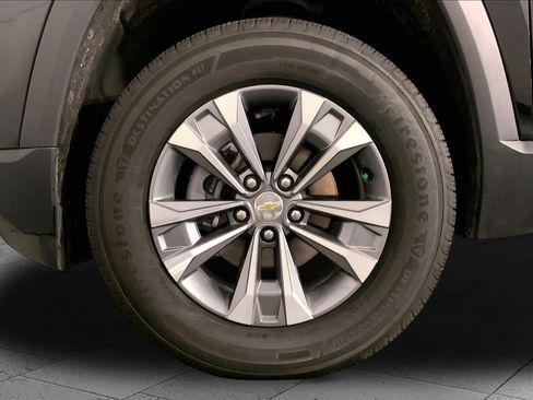 Used 2026 Chevrolet Equinox LT FWD image 9