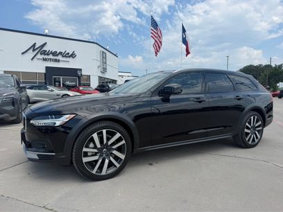 Used 2025 Volvo V90 B6 Cross Country Plus w/ Protection Package Premier