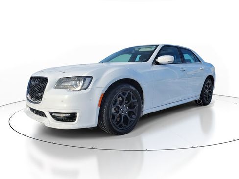 Used 2023 Chrysler 300 Touring L w/ Popular Equipment Group AWD/4WD image 2