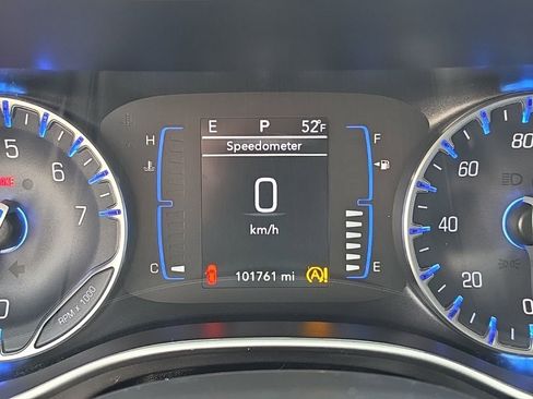 Used 2020 Chrysler Pacifica Touring-L FWD image 12