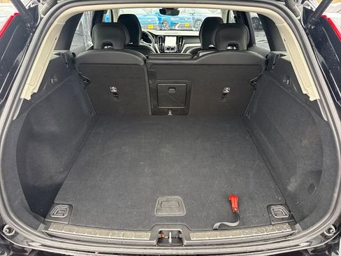 Used 2025 Volvo XC60 B5 Plus AWD/4WD image 13