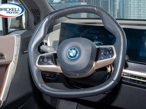 Used 2023 BMW iX xDrive50 w/ Premium Package AWD/4WD image 21