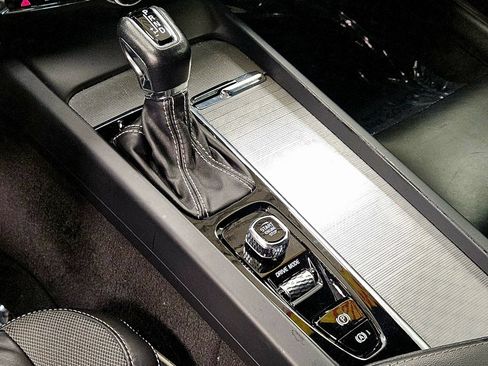 Used 2021 Volvo S60 T5 R-Design image 39