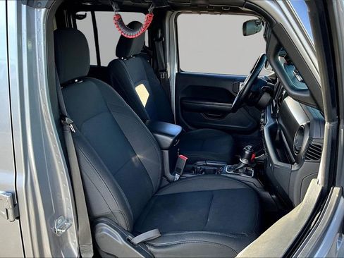 Used 2018 Jeep Wrangler Unlimited Sport S image 24