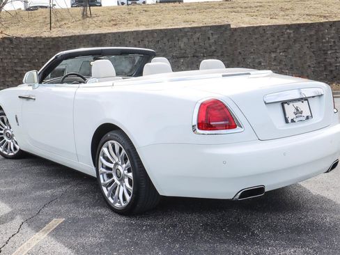 Used 2019 Rolls-Royce Dawn image 16