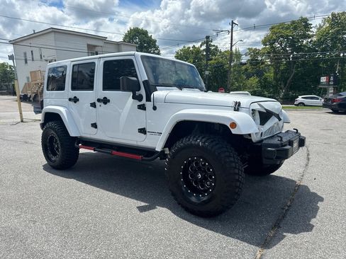 Used 2018 Jeep Wrangler Unlimited Sport AWD/4WD image 6