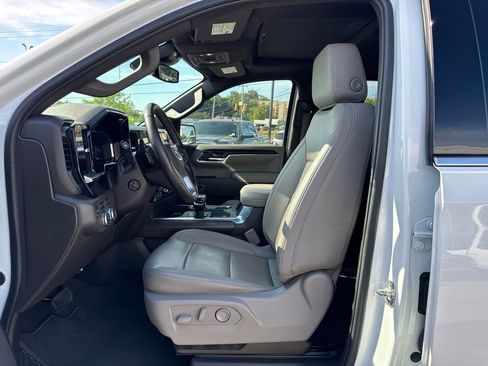 Used 2025 GMC Sierra 1500 SLT w/ SLT Premium Plus Package AWD/4WD image 13