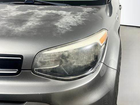 Used 2018 Kia Soul + FWD image 11