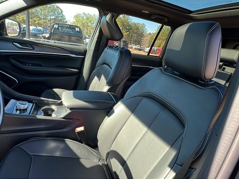 New 2026 Jeep Grand Cherokee Limited Reserve image 17