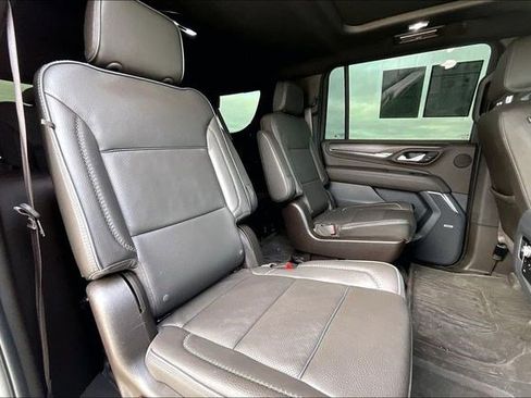 Used 2024 GMC Yukon XL Denali image 32