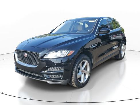 Used 2019 Jaguar F-PACE Premium image 3