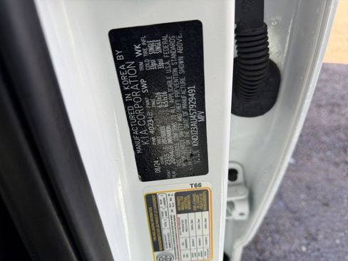 Used 2025 Kia Soul LX w/ LX Technology Package image 27