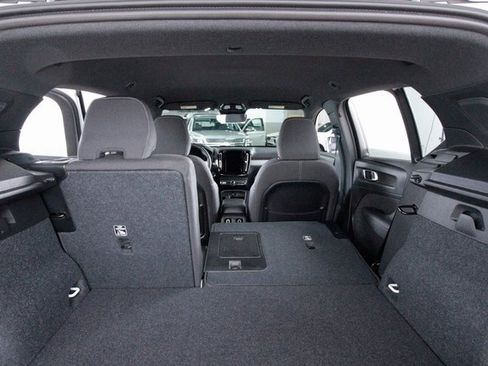 Certified 2025 Volvo XC40 B5 Core w/ Climate Package image 29