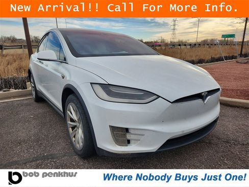 Used 2016 Tesla Model X 90D image 1