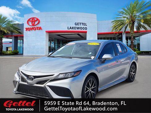 Certified 2024 Toyota Camry SE image 1