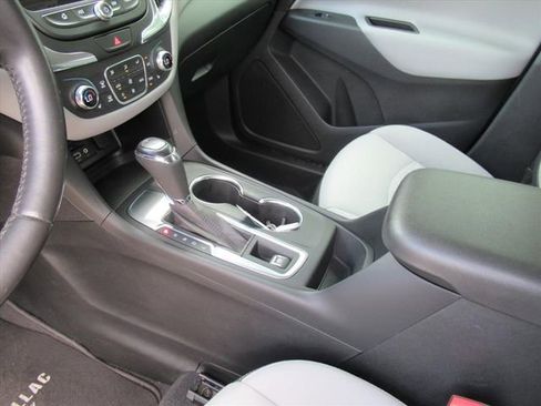 Used 2020 Chevrolet Equinox LT FWD image 14