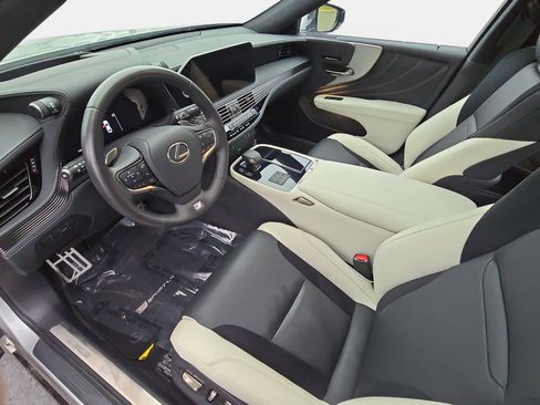Used 2025 Lexus LS 500 F Sport AWD/4WD image 16