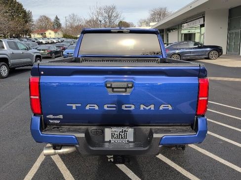 New 2025 Toyota Tacoma TRD Sport image 4