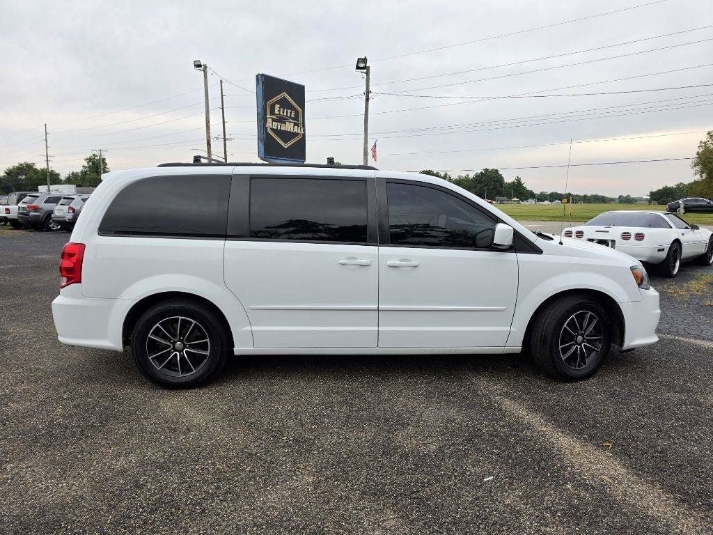Used 2017 Dodge Grand Caravan GT FWD image 2