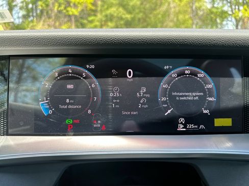 New 2026 Volkswagen Tiguan SE R-Line AWD/4WD image 8