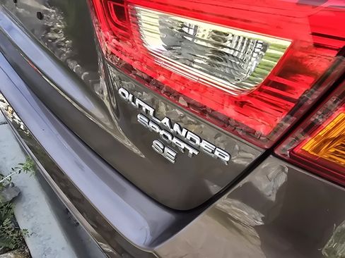 Used 2018 Mitsubishi Outlander Sport SE AWD/4WD image 10